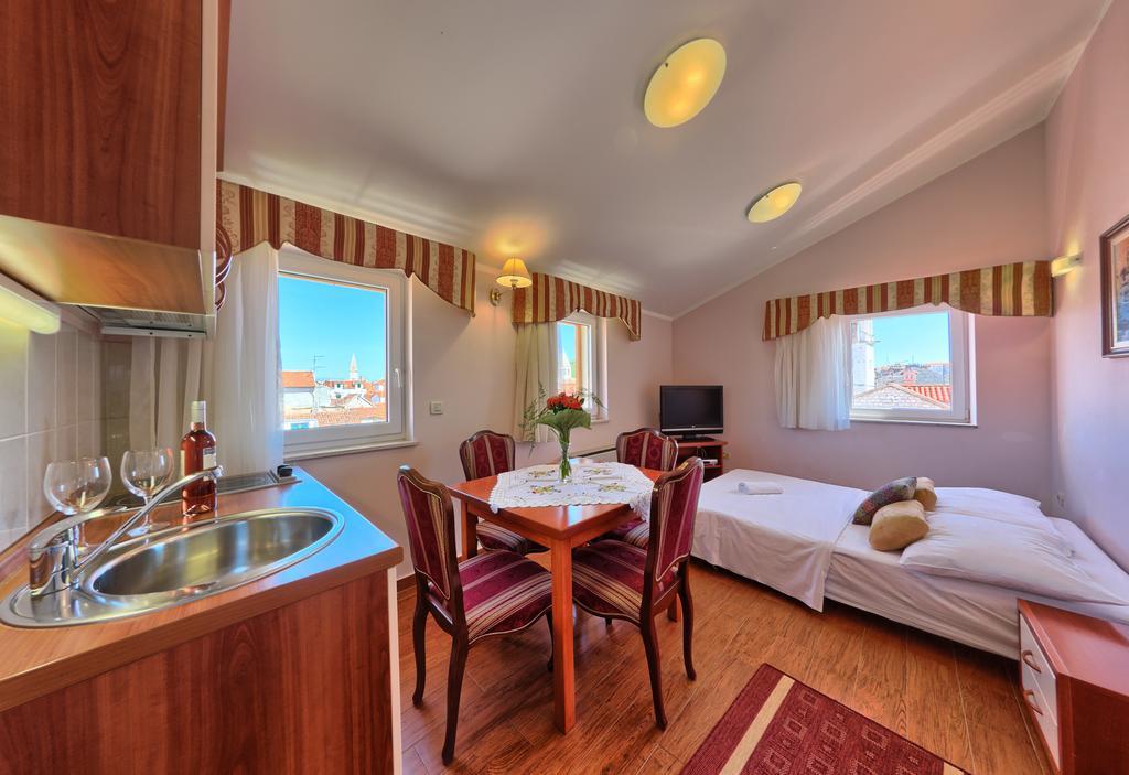 Hotel Trogir Bagian luar foto